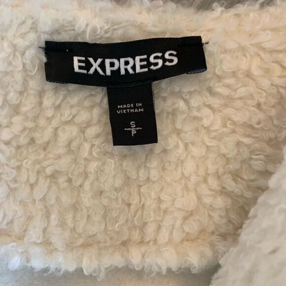 NWOT Express Sherpa coat size small - Picture 5 of 6